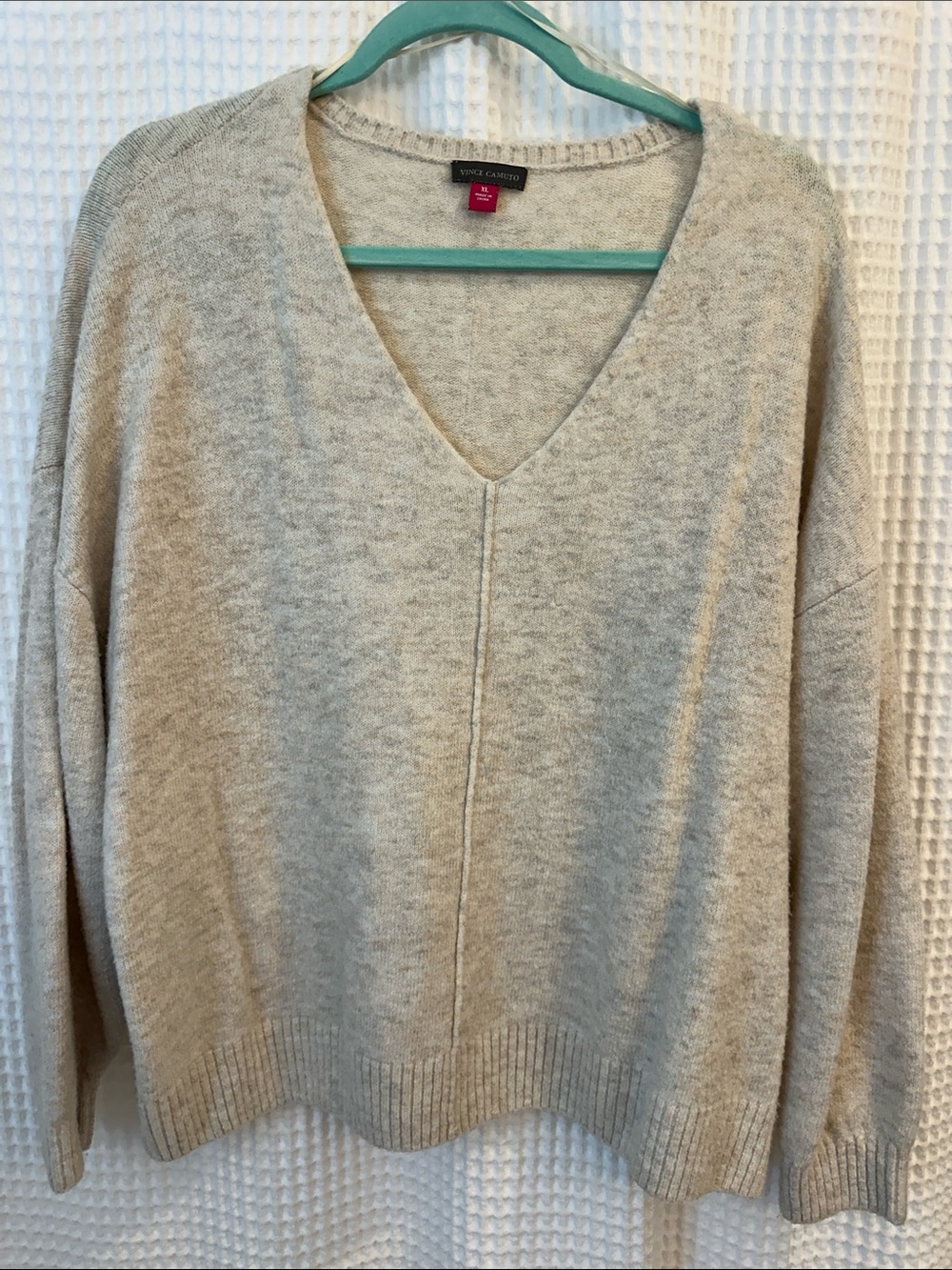 Vince Camuto Light Cream V-Neck Pullover Sweater